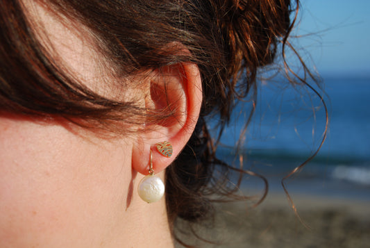 Simple Pearl Earring